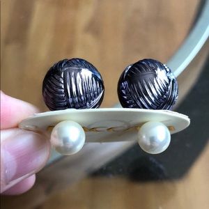 3/25$ Very cute pearl earrings#NWOT